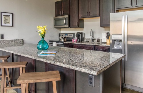 Strip District Apartment | Frontdesk | Chic + Open 1BR near Downtown