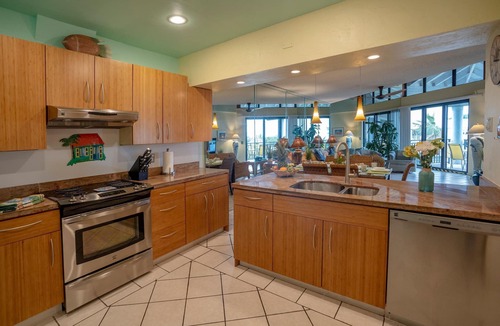 Key West Condo | Frost Free at 1800 Atlantic overlooking Smathers Beach top and the sunrise