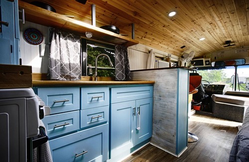 Charles Town House | Fully Converted Skoolie on Charming 40-Acre Farm with Hot Tub