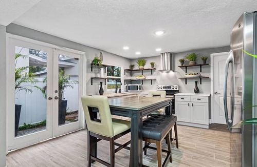 Safety Harbor House | Fully furnished guest house in Clearwater (GH1)