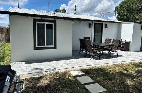 Cocoa House | Fully Renovated Home Near Beach, Port, Cruises & Boat Ramp