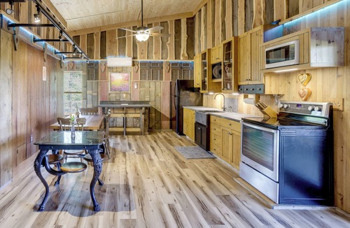 Maysville Condo | Game Room + Hot Tub: Mayvsille Mountain Condo