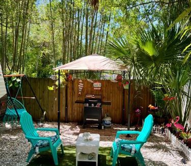Largo Apartment | Garden Paradise RV Camper near Clearwater Beaches