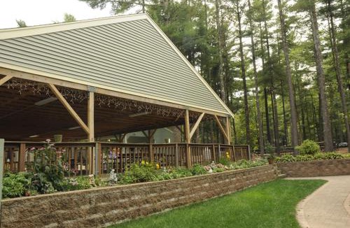 Rochester Resort | Gateway to Cape Cod Vacation Cottage 1