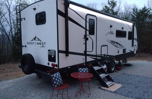 Yellville House | Glamping on a Mountain. The wilderness and beauty of the Ozarks, with Internet!