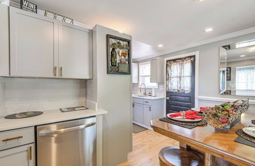 Lochearn House | Global Staycation! Scenic Pikesville Family Home