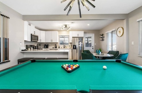 Townsite House | Golf, Hot Tub, Pool Table - Remodeled 3BR LV Home