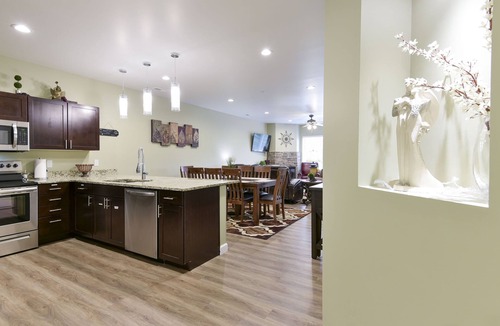 Branson Condo | GORGEOUS 3-BEDROOM LUXURY CONDO/HEART OF BRANSON/INDOOR POOL/SPACIOUS/NO-STEPS!