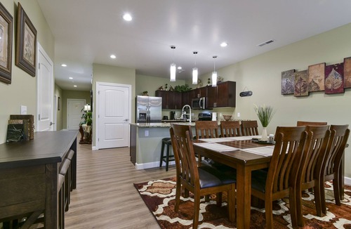 Branson Condo | GORGEOUS 3-BEDROOM LUXURY CONDO/HEART OF BRANSON/INDOOR POOL/SPACIOUS/NO-STEPS!