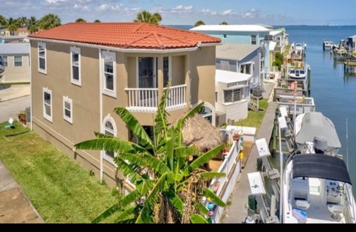 Nettles Island House | Gorgeous 4 Bedroom Waterfront Home/