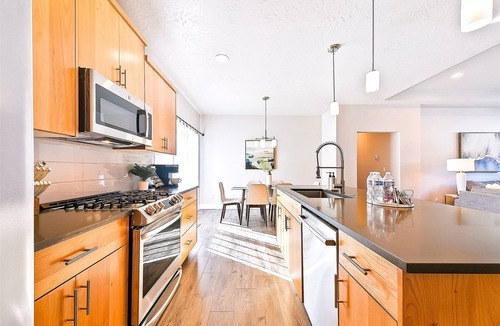 Meridian House | Gorgeous & Secluded Meridian Getaway - Clean, Spacious, Great Central Boise Area