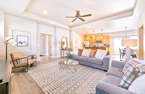 Meridian House | Gorgeous & Secluded Meridian Getaway - Clean, Spacious, Great Central Boise Area