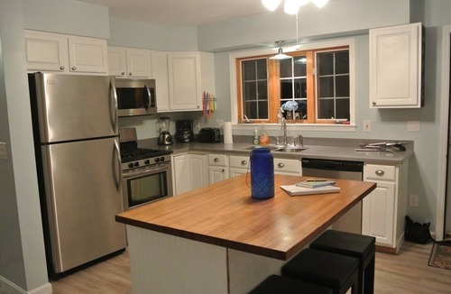 Nobleboro House | Gorgeous Waterfront& Yard on Damariscotta Lake with an Amazing Home