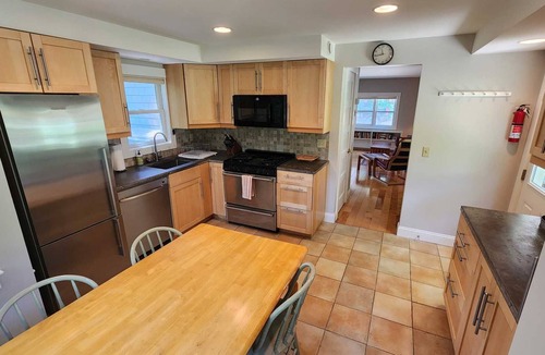 Bar Harbor Cottage | Grapevine Cottage-Charming 1-Bedroom Retreat Near Acadia National Park