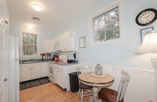 Summer Village Cottage | Great cottage in Summer Village with Central Air close to ocean! Walk in Shower!