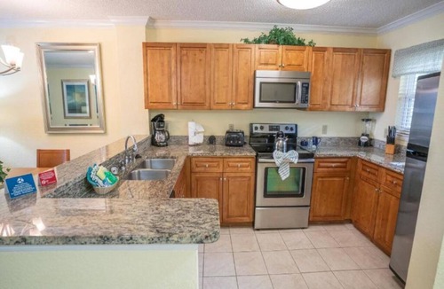 Florida Central Atlantic Coast Apartment | Great find! Comfy Apartment near Disney, 4 pools, Shuttle to the Parks, Parking