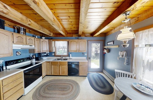 Bailey Island House | Great Location! Expansive deck with huge yard! Well maintained path to the rocky shoreline.