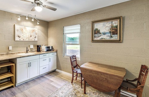 Clinton Cottage | Greers Ferry Lake Access! Cozy & Wooded Retreat