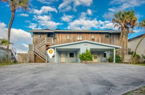 Floridana Beach House | Ground Floor Direct Oceanfront House W/Private Patio and Steps to Beach Access 🌊