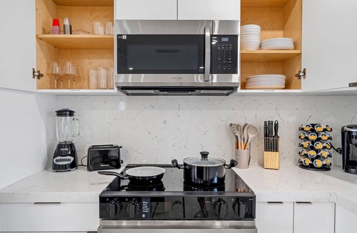 Westchester House | [Guest Favourite] World Cup Family Oasis | 5BR | Htd Pool & Hot Tub