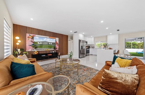 Westchester House | [Guest Favourite] World Cup Family Oasis | 5BR | Htd Pool & Hot Tub