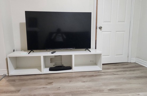 Brampton Apartment | Guest suite with great confort