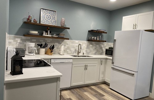 Halfmoon Apartment | Halfmoon HOT TUB Retreat