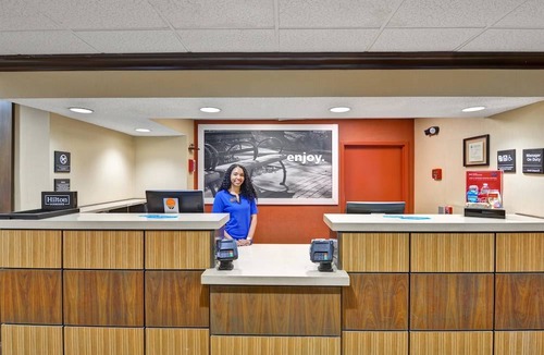 Newtonville Hotel | Hampton Inn Albany-Wolf Road (Airport)