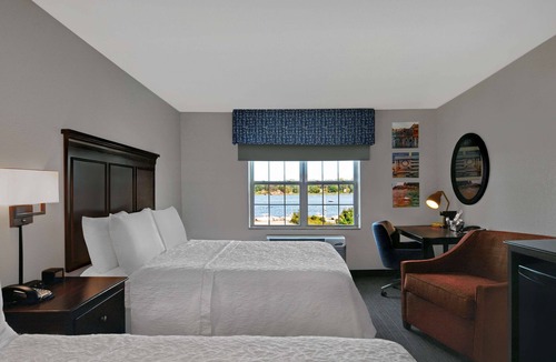 Bath Hotel | Hampton Inn Bath (Brunswick Area)