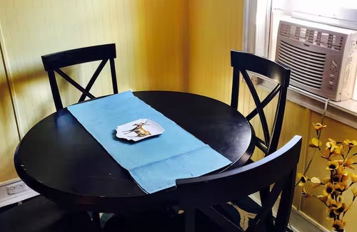 Biglerville House | Happy Hen Loft minutes from Gettysburg sleeps 8