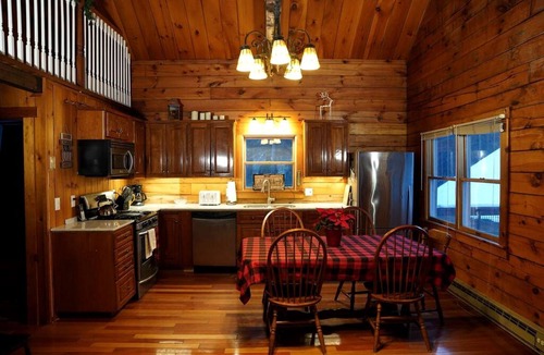 Bath Cabin | Haverhill Hideout: Secluded Log Cabin with Hot Tub for Family Relaxation