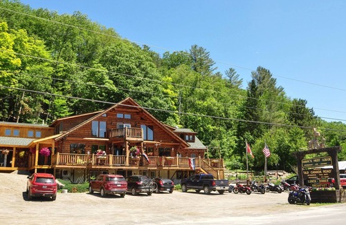 The Forks Cabin | Hawks Nest Lodge And Restaurant