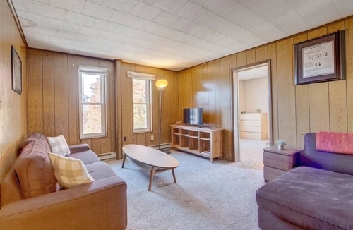 Hershey Apartment | Hershey Trojan, Apt #4 2 Bedroom overlooking the Park
