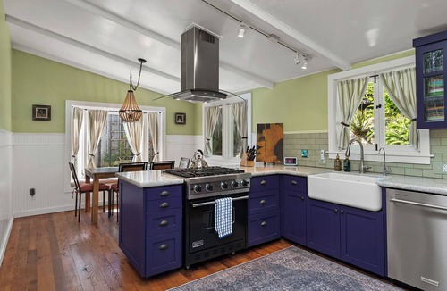 Occidental House | Hidden Gem ~ Charming Craftsman in Freestone