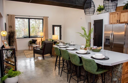 Eagle Rock House | Hideaway South Secluded & Dog-Friendly on Table Rock Lake-close to Eureka Sprngs