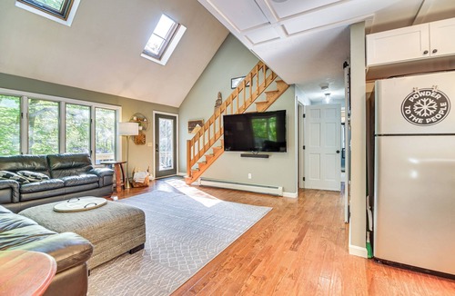 Intervale House | Hike, Leaf-Peep, Ski: Hideaway w/Private Hot Tub!