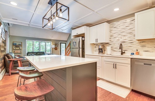 Intervale House | Hike, Leaf-Peep, Ski: Hideaway w/Private Hot Tub!