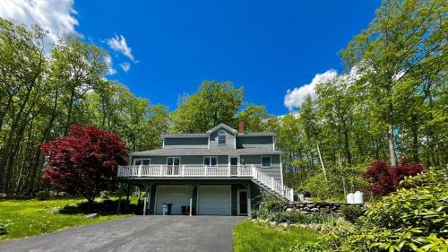 Rockport House | Hillhouse, tastefully decorated Maine home