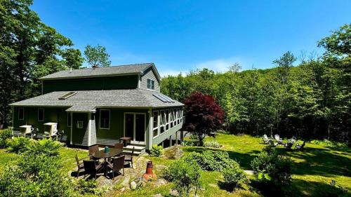 Rockport House | Hillhouse, tastefully decorated Maine home