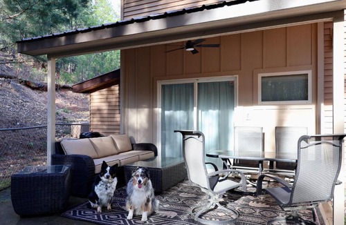 Hot Springs Village House | Hillside Hideaway Retreat - A Secluded Modern Cabin