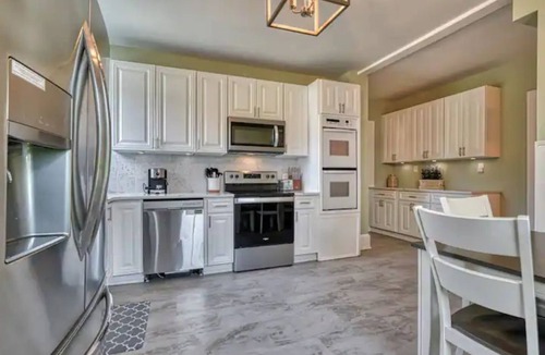 Lutherville Timonium House | Historic Farmhouse Retreat w/flower farm & chickens in Baltimore suburbs!