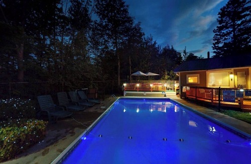 Weirs Beach Hotel | Historic Inn 3rd floor cozy room
