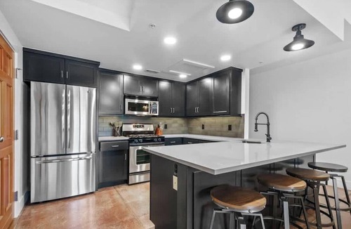 Fayetteville Condo | Hogs Hideaway On Dickson St.
