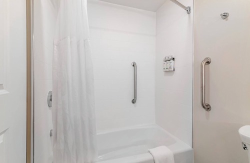 Biddeford Hotel | Holiday Inn Express Biddeford by IHG