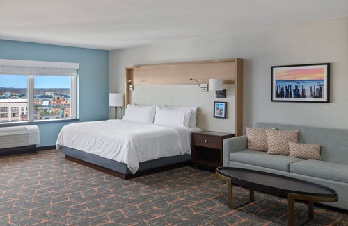 Downtown Portland Hotel | Holiday Inn Portland-By the Bay by IHG