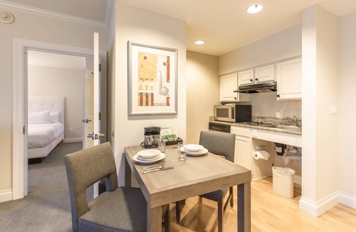 Palm Beach Gardens Hotel | Homewood Suites by Hilton Palm Beach Gardens