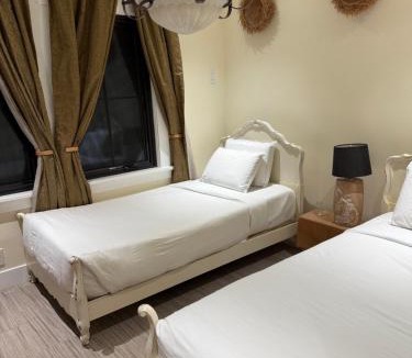 San Rafael House | Hosting Peace