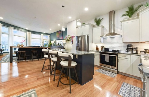 South Side Slopes House | ★HostWise Stays★ Rooftop Deck | Garage | Balcony Views | Upscale!