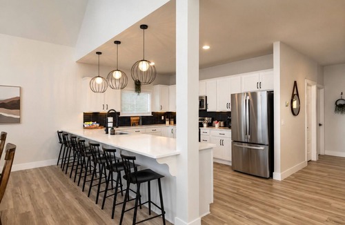 Kimberling City House | Hot Tub, Lake & Mtn Views, King Beds, Bunk Room