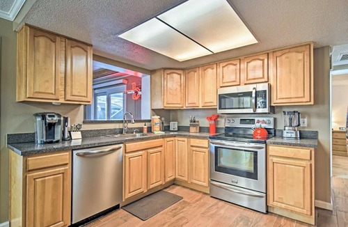 Walsingham House | Hot Tub, Pool, Pool Table & more at Charming 3-bedroom house in Serene Largo